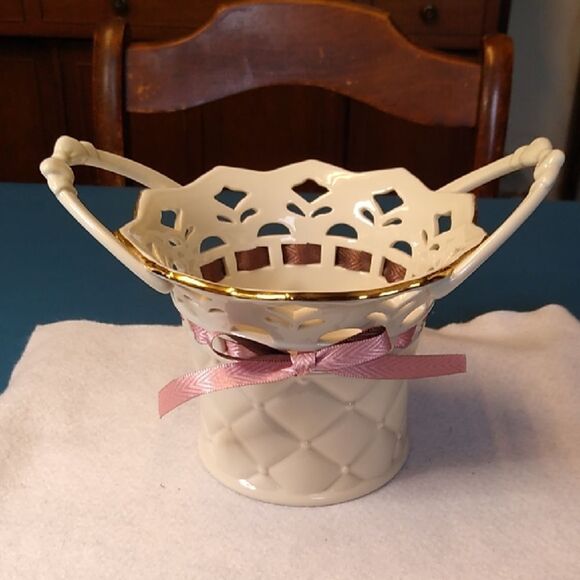 Lenox Ivory Basket with Pink Ribbon - Picture 1 of 8
